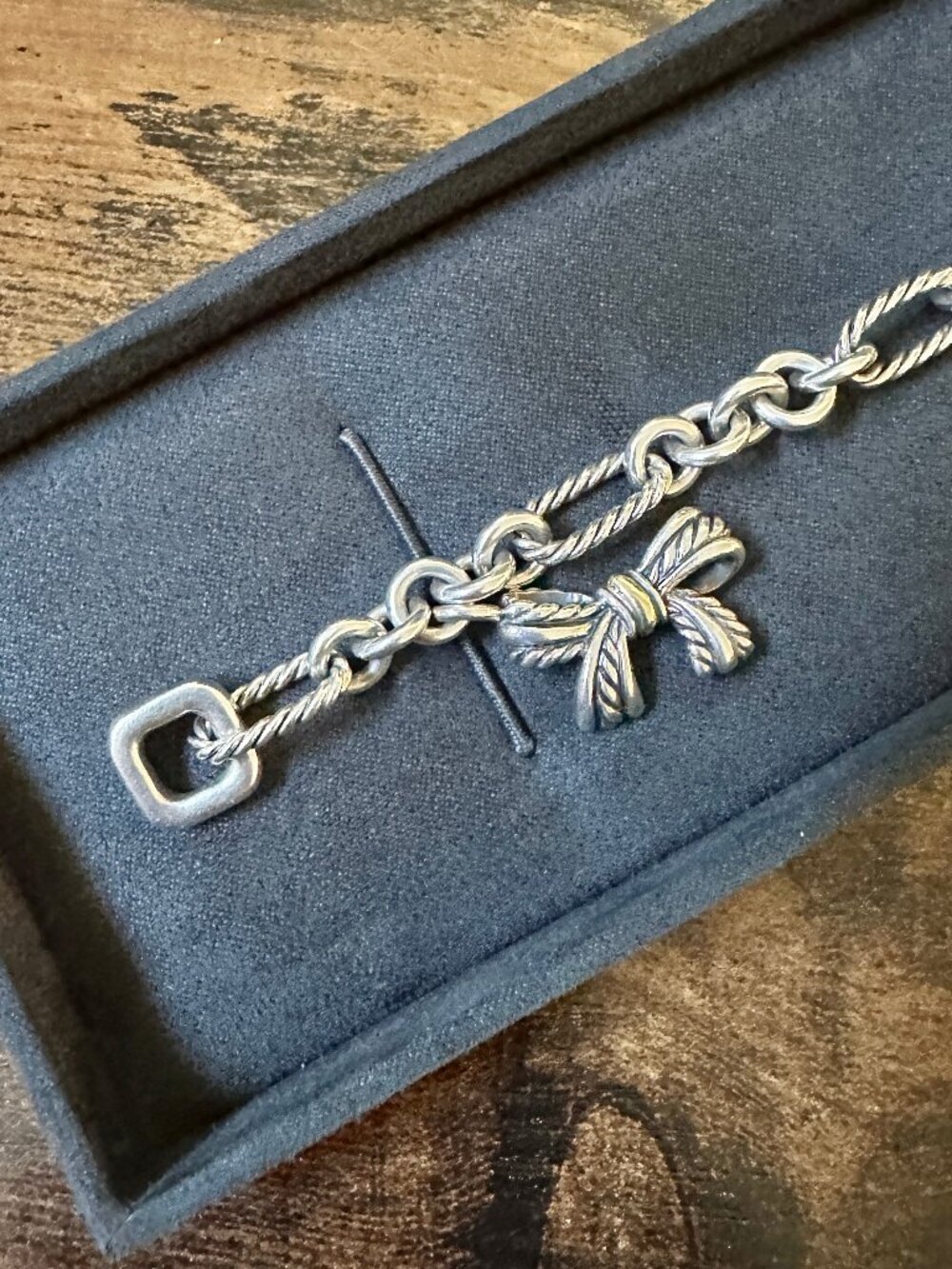David Yurman Figaro Bracelet w/ Bow in Sterling Silver & 18K Yellow Gold - Med - Picture 2 of 13
